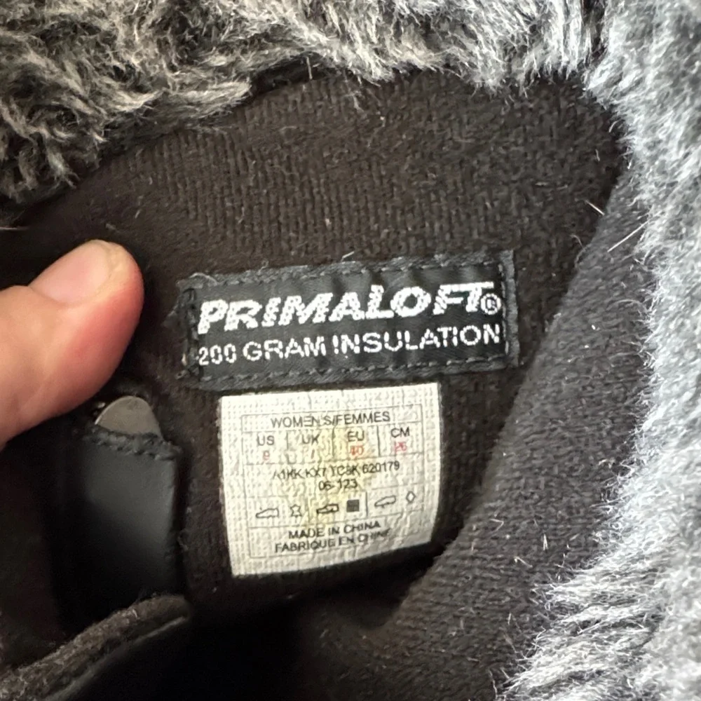 The North Face Janey ll snow Boots size US 9
